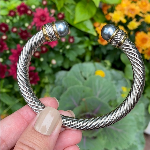 Cute Cable Cuff - Picture 3 of 11